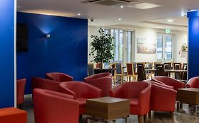 Holiday Inn Express Poole By Ihg