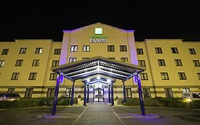 Holiday Inn Express Poole By Ihg